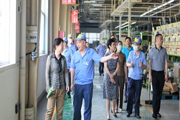 娄底市人大常委会副主任朱菊云率队来AAT调研